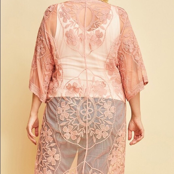 Plus Size Crochet Mesh Kimono - Picture 4 of 4